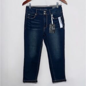 NWT Tahari Alicia Comfort Luxe Women’s Double Button Capri Jeans Size 6